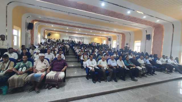 مستشفى الثورة والمجلس الأعلى والهلال الأحمر اليمني بالحديدة يحيون الذكرى السنوية للشهيد