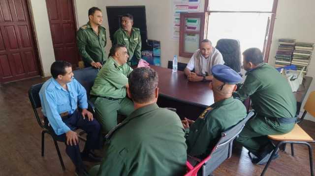 عطيفي يزور فرع الأحوال المدنية بالحديدة ويطلع على اجراءات منح المواطنين الوثائق الرسمية