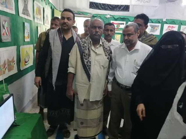 حليصي يفتتح معرضي صور الشهداء في الحالي بالحديدة