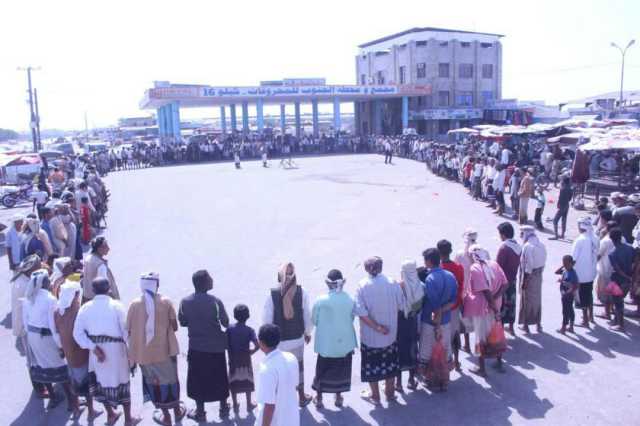 وقفة مسلحة لقبائل المنافرة في الدريهمي بالحديدة تأكيداً على استمرار التعبئة والدفاع عن سيادة الوطن