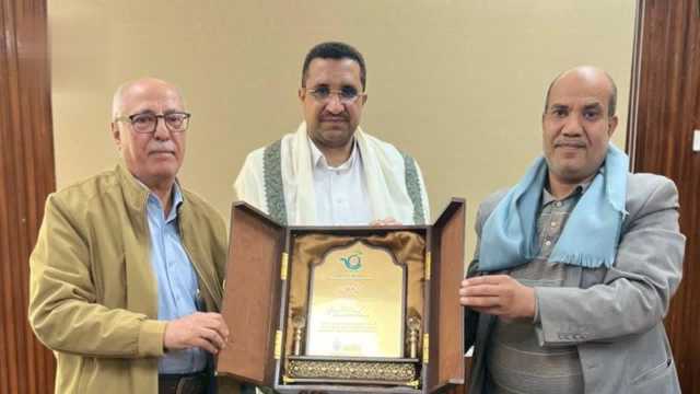 تكريم وزير الاتصالات لدوره في إنجاح فعاليات منتدى المستهلك المالي الرقمي