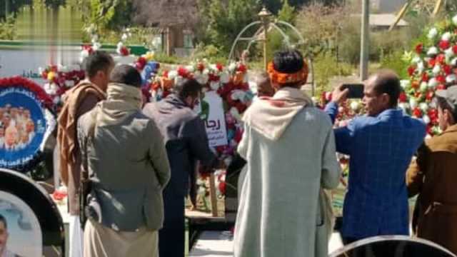 قيادة وموظفو وزارة الثقافة والسياحة يزورون أضرحة الصماد والرهوي والغماري