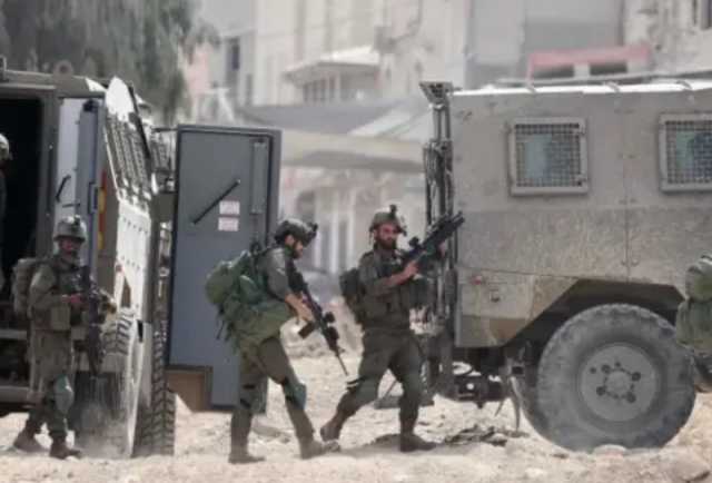 محلل سياسي: عملية الكيان في الضفة تأتي ضمن “خطة الضم” ورفع معنويات جيشه المنهار