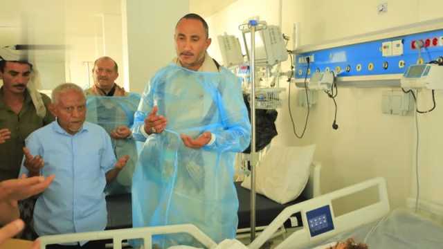 عطيفي يتفقد سير العمل في المستشفى الريفي في الضحي بالحديدة