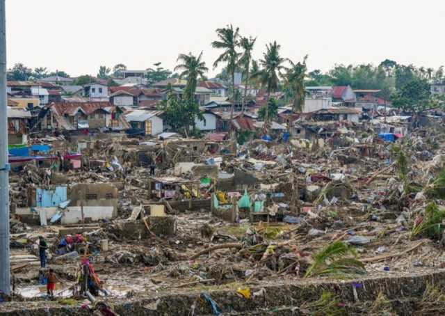 إجلاء أكثر من 100 ألف شخص في الفلبين مع اشتداد قوة إعصار “فونغ وونغ”