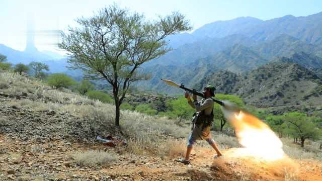 مسير ومناورة لخريجي دورات “طوفان الأقصى” في باقم بصعدة