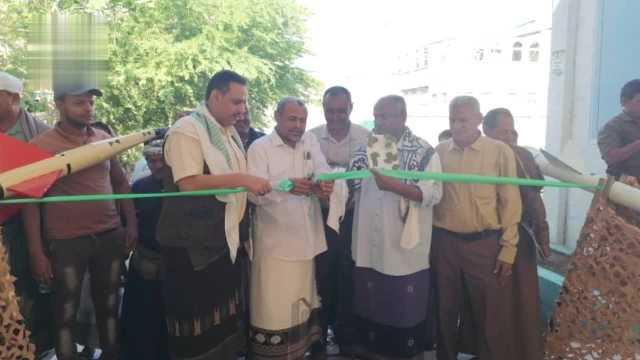 وكيلا محافظة الحديدة يفتتحان معرض صور شهداء مديرية الحالي