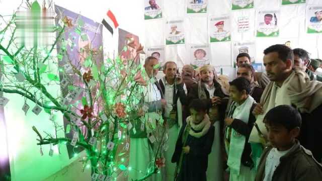 افتتاح معرض الصور وزيارة أسر الشهداء في الطيال