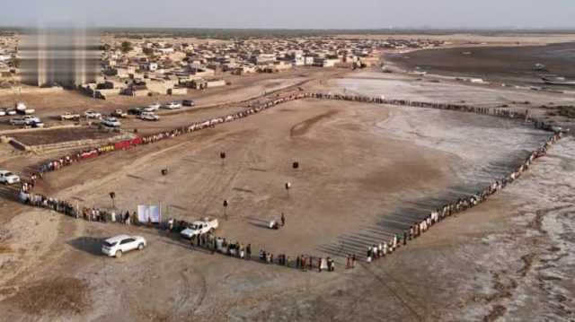 وقفة قبلية في المنيرة بالحديدة لإعلان النكف والنفير في مواجهة الأعداء