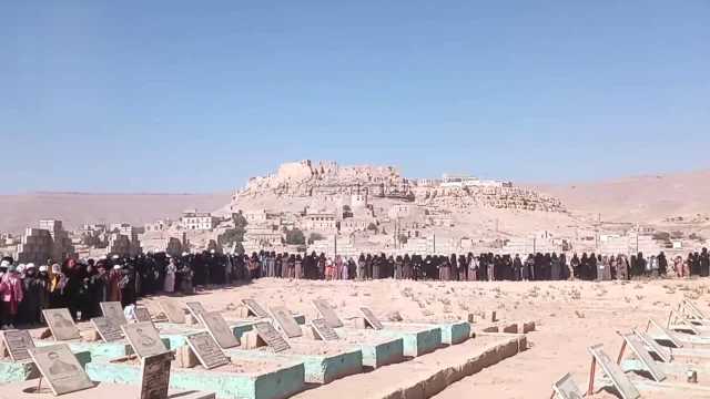 فعاليات وإذاعات مدرسية وزيارة معارض ورياض الشهداء في عمران بذكرى الشهيد