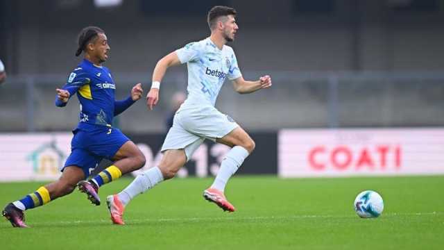 إنتر ميلان يخطف فوزاً قاتلاً من فيرونا في الدوري الإيطالي