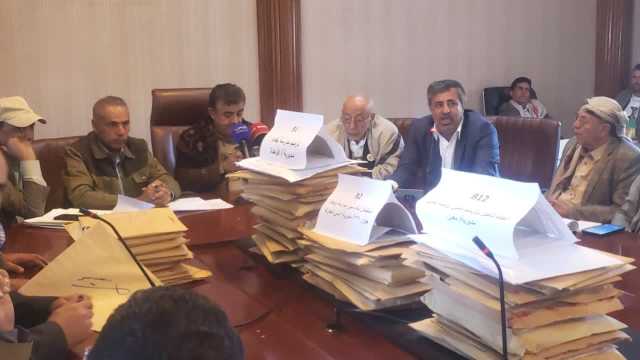 فتح مظاريف مناقصات أربعة مشاريع في القطاعين التربوي والفني في الأمانة