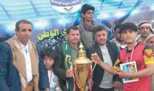 تكريم أبطال كروية الوفاء للفقيدين حاتم في ضوران بذمار