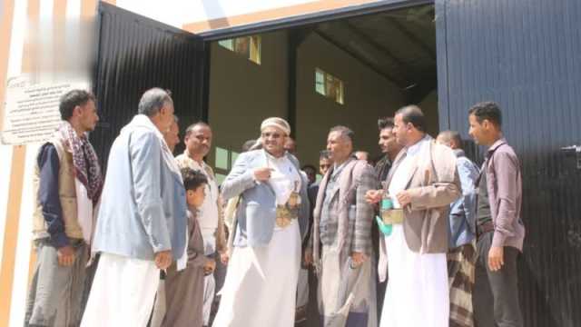 تدشين توزيع البذور للجمعيات التعاونية الزراعية في تعز