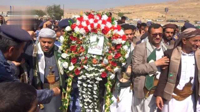 جمعان يفتتح المعرض المركزي لصور ومجسمات الشهداء في عمران