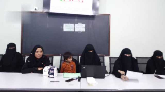ندوة للجنة الوطنية للمرأة في الحديدة بذكرى سنوية الشهيد
