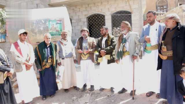 زيارة عدد من أسر الشهداء في مديرية الثورة