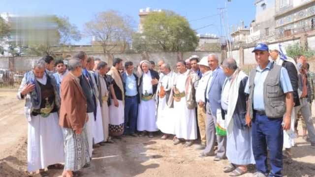 تدشين العمل في مشروع تعشيب ملعب الشهيد الكبسي في إب