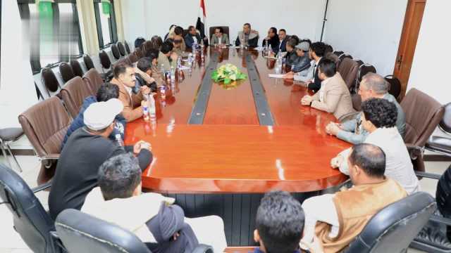 اجتماع في صنعاء يقر عددا من المعالجات لأوضاع قطاع الملبوسات