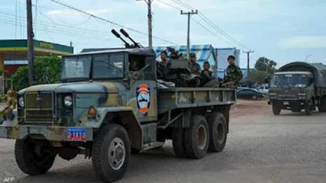 غارات جوية واشتباكات بين تايلاند وكمبوديا بعد انتهاك الهدنة