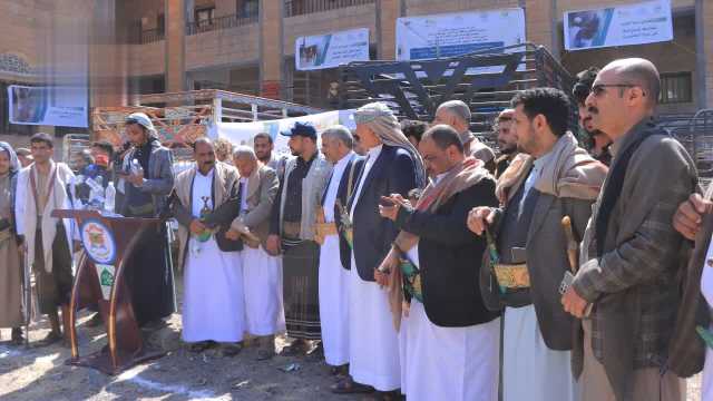 محافظ إب يدشن مشروع التمكين الاقتصادي في العدين والحزم