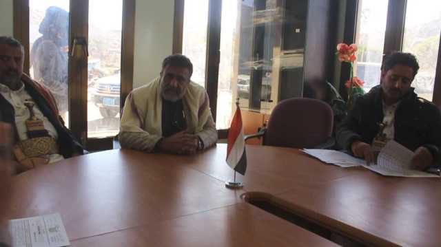 اجتماع في البيضاء يناقش طلبات حفر وتعميق آبار بمديريات رداع