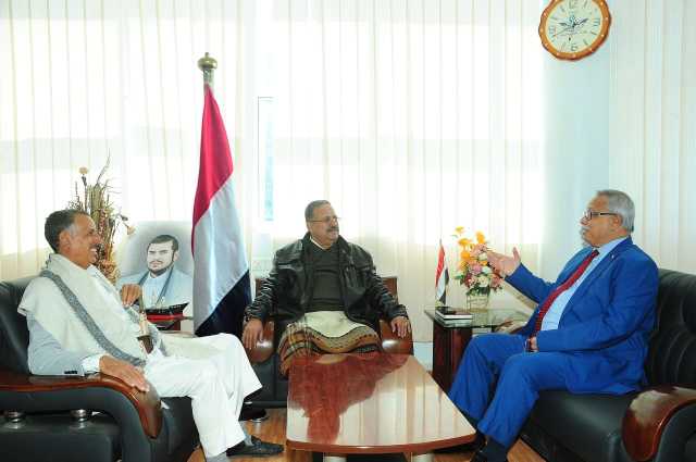 بن حبتور ولبوزة يؤكدان أهمية تعزيز الجبهة الداخلية وتحرير اليمن من الاحتلال