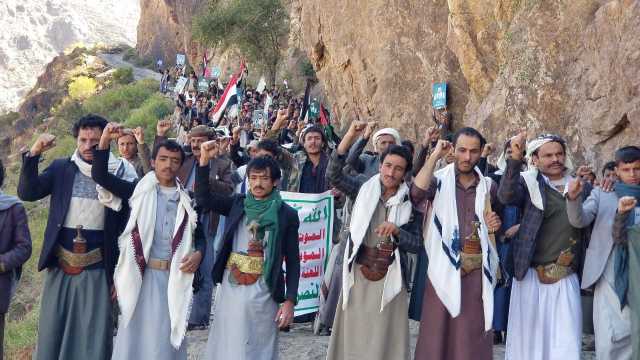 وقفات حاشدة في ذمار تأكيداً على الجهوزية واستمرار التعبئة