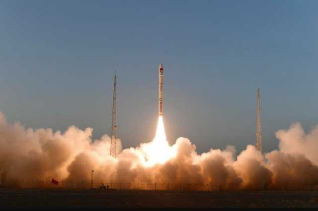 الصين تطلق مجموعة أقمار صناعية جديدة للإنترنت