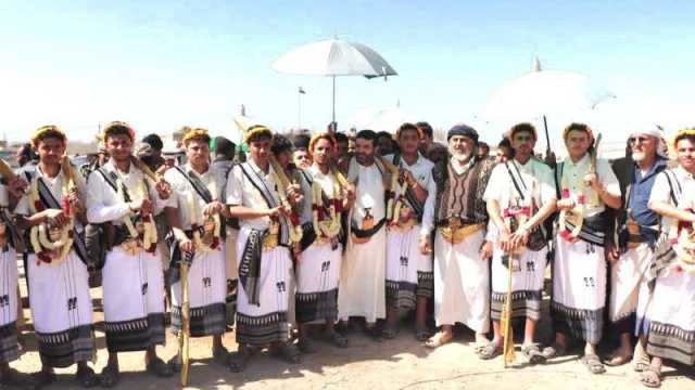 عرس جماعي لـ 42 عريسًا وعروسًا في ميفعة عنس بذمار