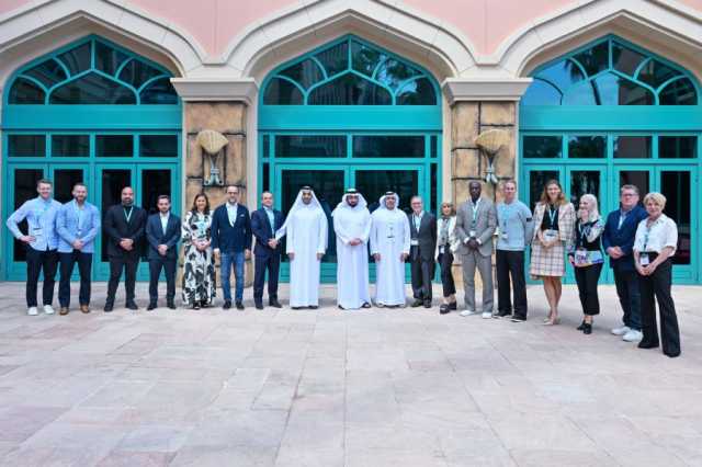 أحمد بن محمد يلتقي قادة ومسؤولي العلامات التجارية العالمية على هامش انطلاق الدورة الرابعة من قمة التجزئة في دبي