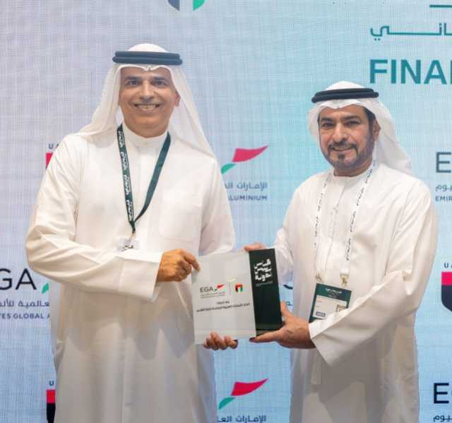 حمدان بن مبارك يكرم الراعيين الرسميين لاتحاد الكرة