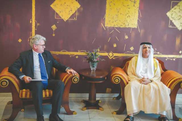 سعود بن صقر يبحث تعزيز علاقات التعاون مع سفير إستونيا