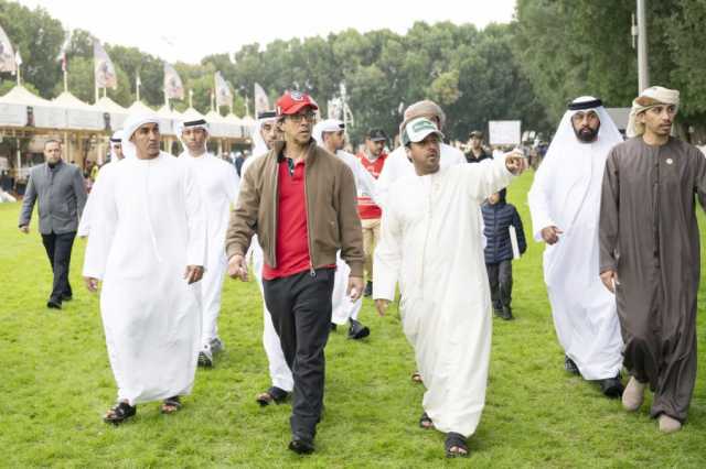 منصور بن زايد يشهد جانباً من سباق كأس رئيس الدولة للقدرة في الوثبة