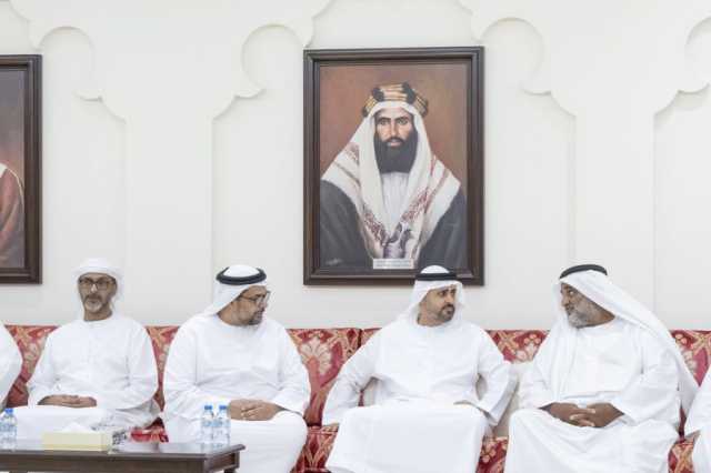 ذياب بن محمد بن زايد يقدم واجب العزاء في وفاة شيخة محمد أحمد مانع المهيري
