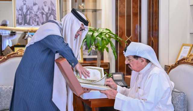 حاكم عجمان يطلع على مشروع طباعة مصحف “حميد بن راشد النعيمي”
