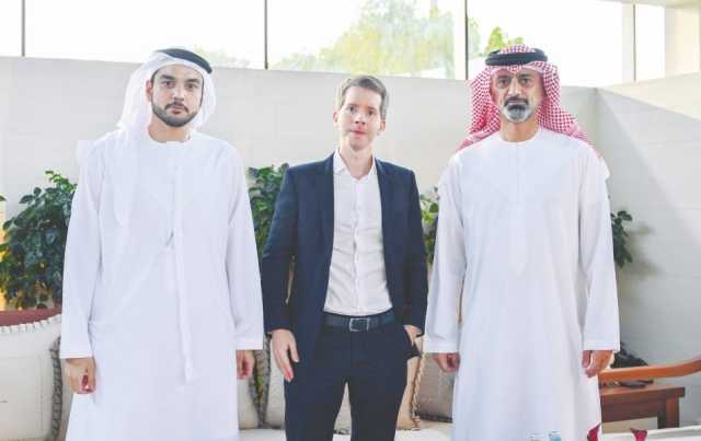 عمار بن حميد يستقبل رئيس مجموعة “كريبتو دوت كوم” ويبحث التعاون في مجال التقنيات الرقمية