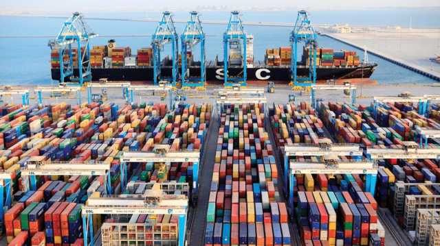 الإمارات ترسخ ريادتها الجمركية في التجارة العالمية