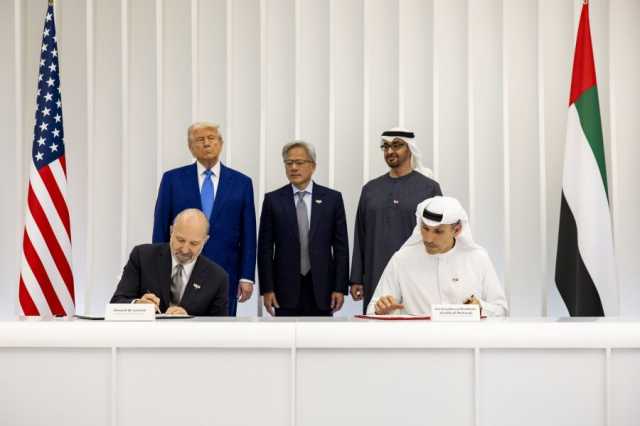 رئيس الدولة والرئيس الأميركي يشهدان إطلاق المرحلة الأولى من مجمع الذكاء الاصطناعي بسعة 5 جيجاوات في أبوظبي