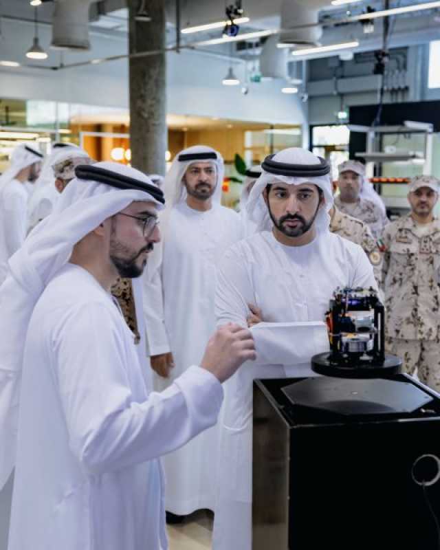 حمدان بن محمد يلتقي أكثر من 100 من منتسبي الخدمة الوطنية والاحتياطية المتميزين في برنامج النخبة