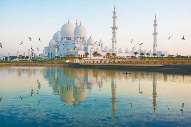 مركز جامع الشيخ زايد الكبير.. منارة للتنوع الثقافي والانفتاح الحضاري