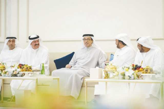 منصور بن زايد يحضر مأدبة غداء أقامها سلطان بن حمدان