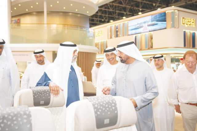 نهيان بن مبارك يزور معرض سوق السفر العربي 2025
