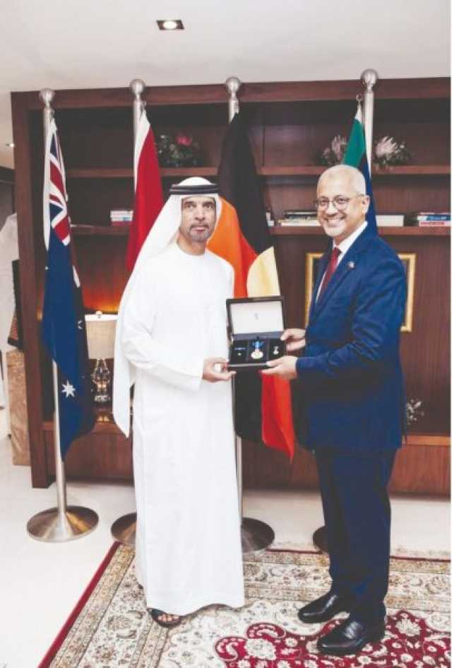 تقديراً لجهوده.. تكريم اللواء الركن “م” مبارك النيادي بوسام أستراليا العسكري