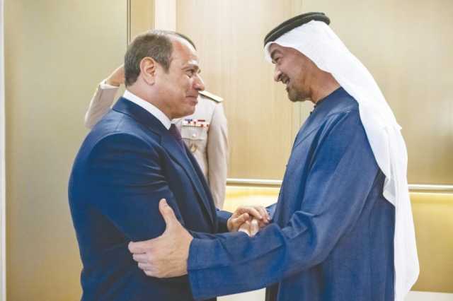 استقبله رئيس الدولة..الرئيس المصري يصل الإمارات في زيارة أخوية
