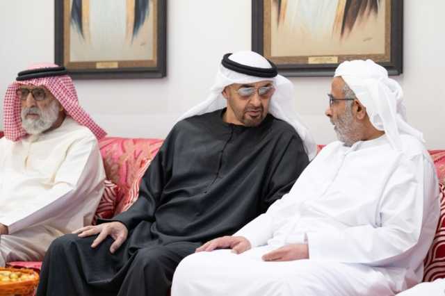 رئيس الدولة يقدم واجب العزاء في وفاة محمد مبارك المنصوري