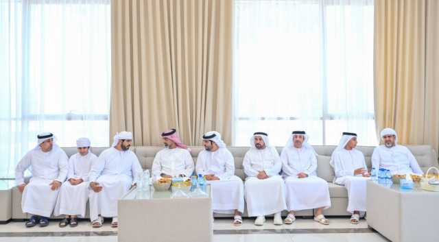 عمار بن حميد يقدم واجب العزاء في وفاة علي عبيد الكتبي