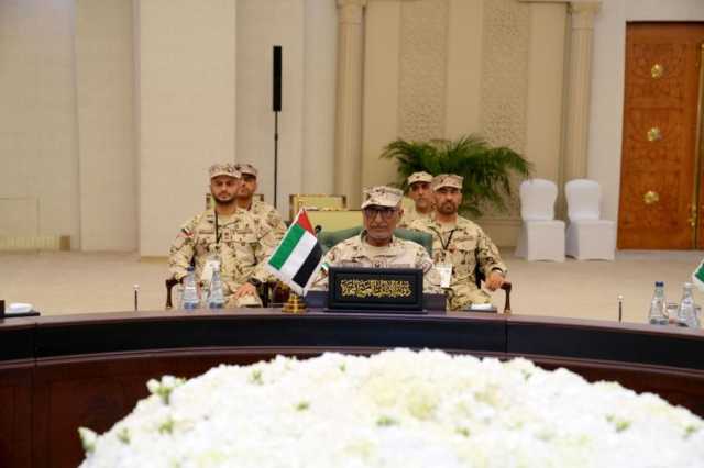 رئيس الأركان يترأس وفد الإمارات في اجتماع اللجنة العسكرية العليا لرؤساء أركان القوات المسلحة بدول التعاون بالكويت