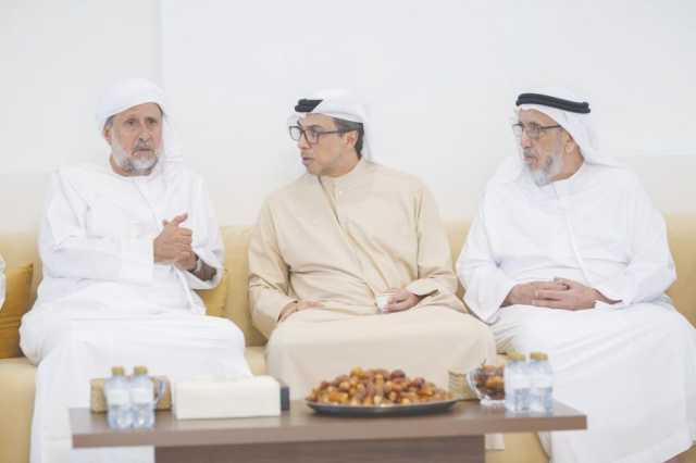 منصور بن زايد يعزي محمد علي عفصان المنصوري في وفاة والدته