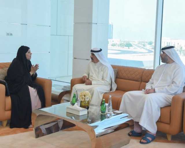 حاكم أم القيوين يستقبل وزيرة الأسرة